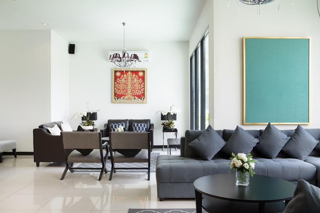 The Capital Resort @ Sukhumvit 50 Bangkok Exteriör bild A living room in a condominium
