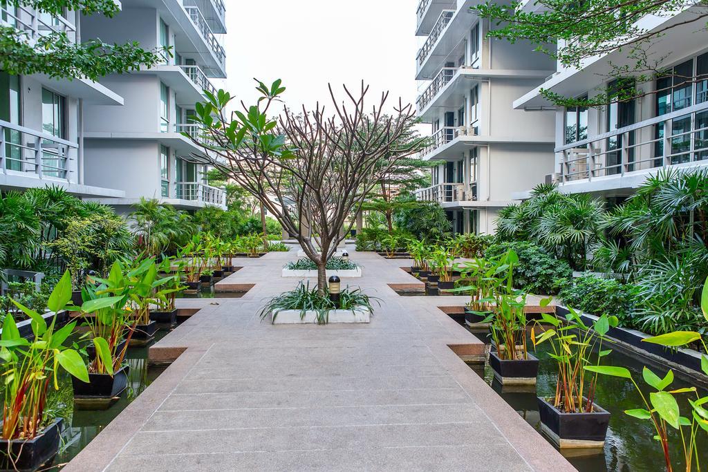The Capital Resort @ Sukhumvit 50 Bangkok Exteriör bild The park