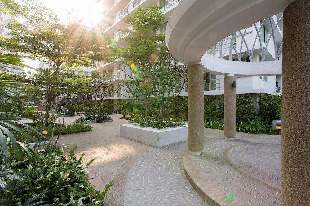 The Capital Resort @ Sukhumvit 50 Bangkok Exteriör bild The Park
