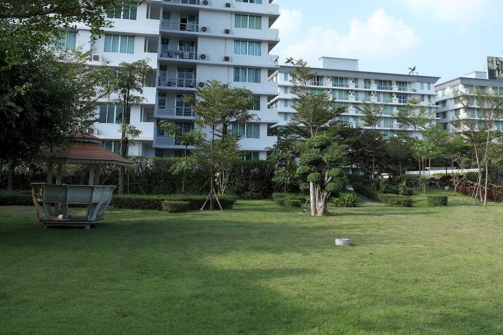The Capital Resort @ Sukhumvit 50 Bangkok Exteriör bild The park