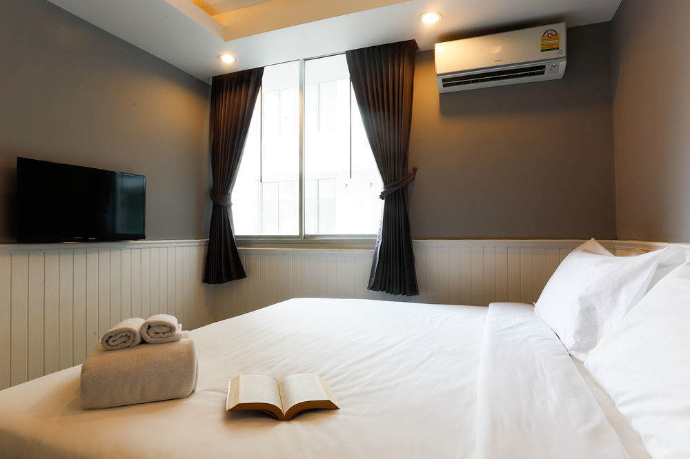 The Capital Resort @ Sukhumvit 50 Bangkok Exteriör bild A room at the hotel