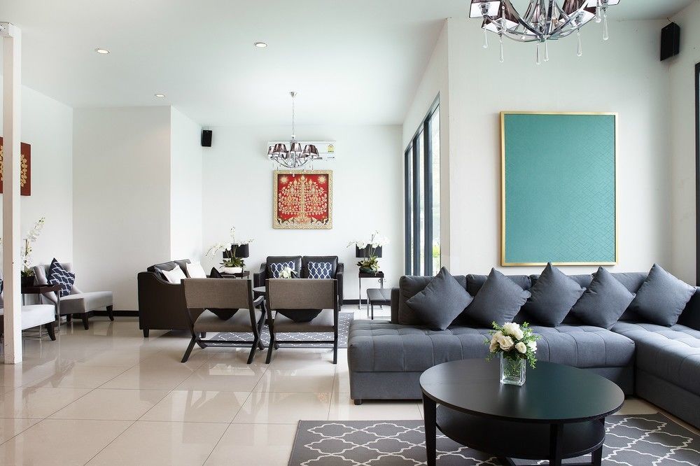 The Capital Resort @ Sukhumvit 50 Bangkok Exteriör bild A living room in a house