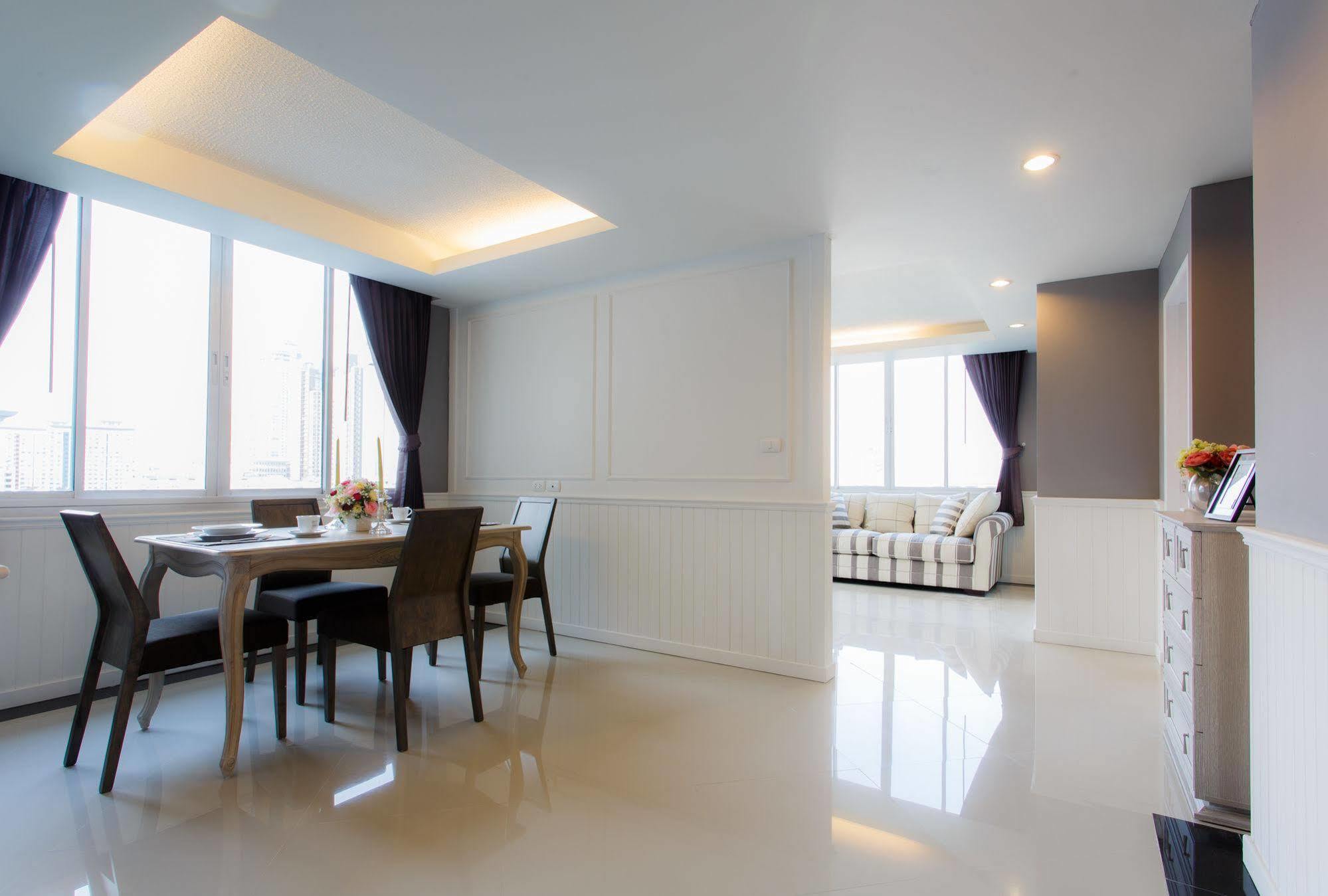The Capital Resort @ Sukhumvit 50 Bangkok Exteriör bild A modern interior